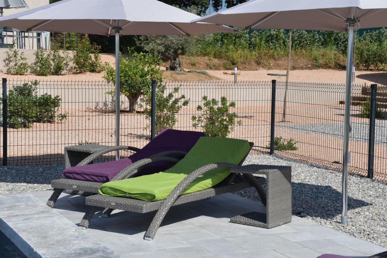 Sous Les Pins Gites Et Chambres D'Hotes La Londe-les-Maures Exterior photo